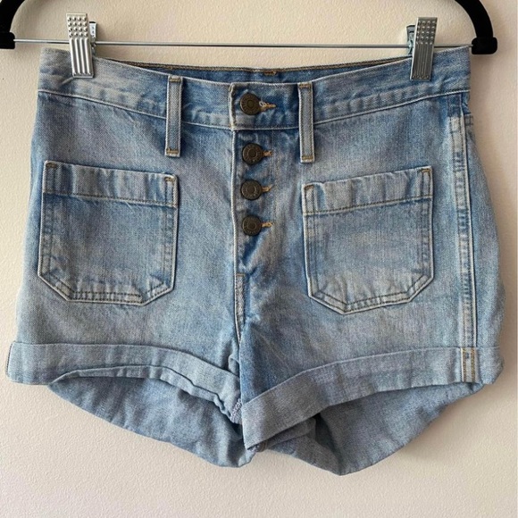 Levi’s Shorts - Picture 1 of 6